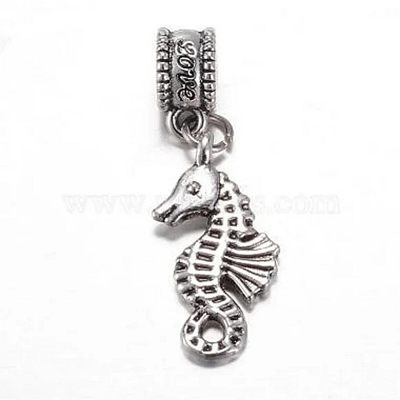 Seahorse and Hearts Necklace - Picture 3 of 11